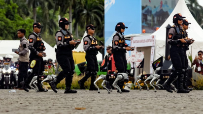 HUT ke-79 Bhayangkara, Polri Tampilkan Pembubaran Gangguan Kamtibmas Gunakan Pasukan Berkuda-Robot Dog