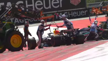 Max Verstappen terlibat Crash dengan Kimi Antonelli