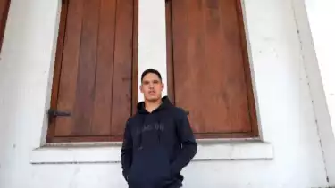 Van Basty Sousa menjadi pemain kedua yang didatangkan Persija di bursa transfer musim panas ini setelah Eksel Runtukahu dari Barito Putera.