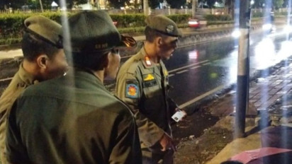 Bukan Cuma Dua Wanita yang Ditemukan di Tembok Bolong Jatinegara Malam-Malam, Satpol PP Juga Temukan Sosok Ini...