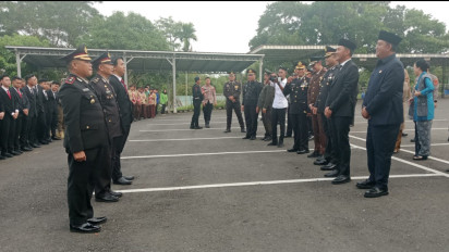 Bupati Pali Berikan Hadiah Umroh Pada 3 Personil Polres PALI Pada Puncak HUT ke-79 Bhayangkara