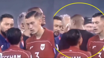Terlihat Ngamuk, Ternyata Ini Isi Obrolan Jay Idzes ke Beckham Putra Pasca Timnas Indonesia Lawan China di GBK, Denny Landzaat Ikut Turun