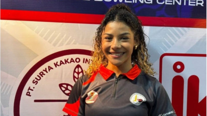 Tak Hanya di Layar Kaca, Zsa Zsa Utari Kini Tampil Mengejutkan di Kejurnas Boling Junior 2025