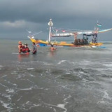 Cuaca Bersahabat, BMKG: Pencarian Korban Kapal Tenggelam di Selat Bali Dilanjutkan