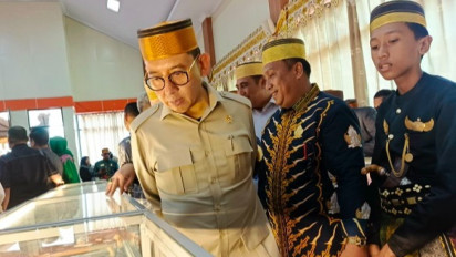Penulisan Sejarah Ulang, Fadli Zon Tiru Bung Karno