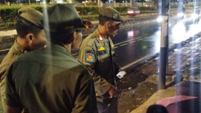 Fakta Tembok Bolong Jatinegara "Sarang" Wanita Malam, Satpol PP Pernah Temukan 15 Orang Ramai-Ramai Lakukan..