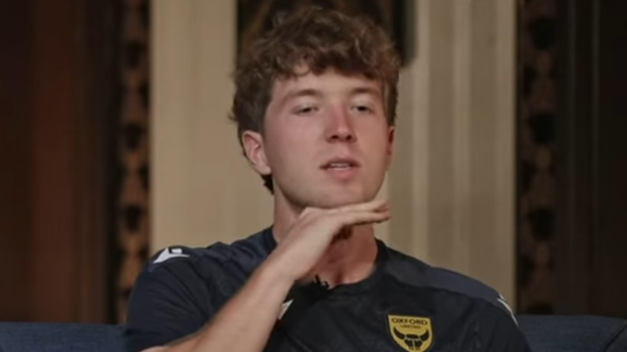 Dengan Mata Berkaca-kaca, Ole Romeny Ungkap Soal Makna 'Selebrasi' Topang Dagu, Tak Main-main Ternyata Artinya Soal....
            - galeri foto