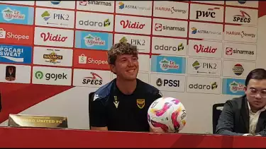 Penyerang Oxford United dan Timnas Indonesia, Ole Romeny