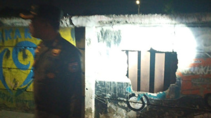 Selain Wanita Malam, Satpol PP Juga Amankan Waria di Balik Tembok Bolong Jatinegara, Usianya Ternyata...