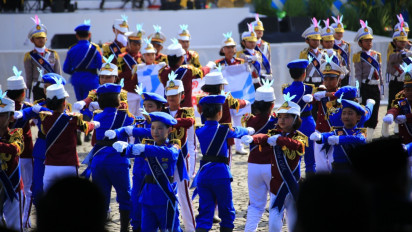 Pocil Polda Jabar Tampil Memukau di Hari Bhayangkara ke-79, Presiden Prabowo: Contoh Nyata Pendidikan Karakter