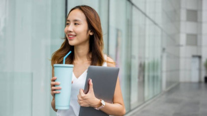 Jangan Sepelekan Minum Air Putih Tiap Hari! Kebiasaan Bawa Tumbler Bisa Ubah Gaya Hidup Jadi Lebih Sehat