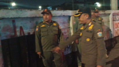 Segini Penghasilan Para Wanita Malam yang Mangkal di Tembok Bolong Jatinegara-Cipinang, Ada yang Usianya 50 Tahun