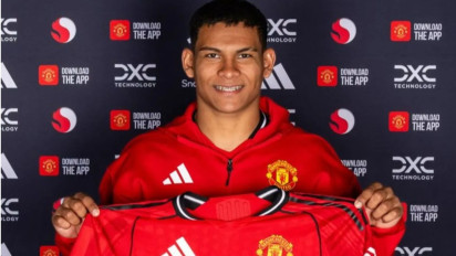 Resmi! Manchester United Gaet Bek Muda Paraguay Diego Leo Buat Liga Inggris 2025/26