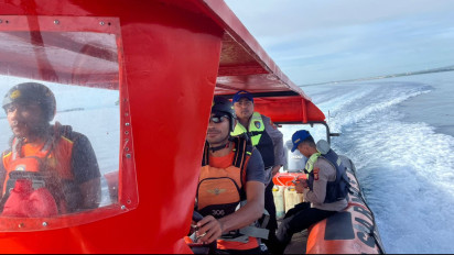 KM Cahaya Timur 02 Terbalik di Perairan Halmahera Utara, Dua ABK Masih Dalam Pencarian Tim SAR Gabungan