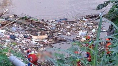 Kronologi Penemuan Mayat Pria Tanpa Kepala di Tumpukan Sampah Kali Ciliwung