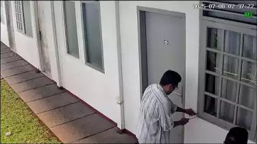 Misteri Tewasnya Diplomat Muda Kemenlu dengan Kepala Terlakban, Rekaman CCTV Ungkap Dua Pria Saat Lakukan...