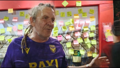 Datang Langsung ke Bandung, Suporter Oxford United Akui Kesal Lihat Ole Romeny Cedera Parah di Piala Presiden 2025