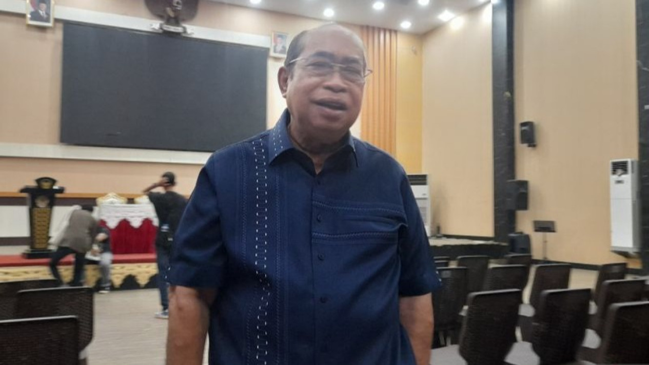 Anak Buah Diduga Aniaya Polisi Pakai Alat Kejut Listrik, Wali Kota Gorontalo Persilakan Personel Satpol PP Diproses Hukum
            - galeri foto