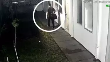 CCTV rekam detik-detik sebelum Diplomat muda Kemenlu ditemukan tewas di sebuah indekos, Gondangdia, Jakarta Pusat.