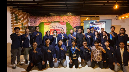 Hikmahbudhi Evaluasi Kebijakan Dan Program Kerja Dirjen Bimas Buddha