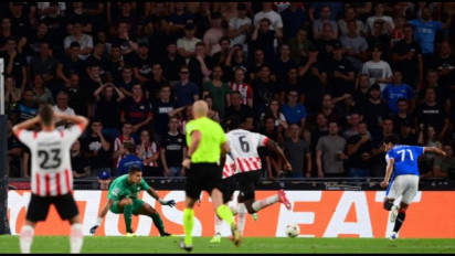 Bayer Leverkusen Pecahkan Rekor! Datangkan Gelandang Tajam Malik Tillman dari PSV