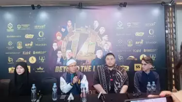 Dewan Pembina Cinta Quran Foundation Ustaz Fatih Karim bersama Ruben Onsu, Ivan Gunawan, dan Rae Lil Black saat konferensi pers Amazing Muharram 14 di Kabupaten Bogor, Minggu (13/7/2025)