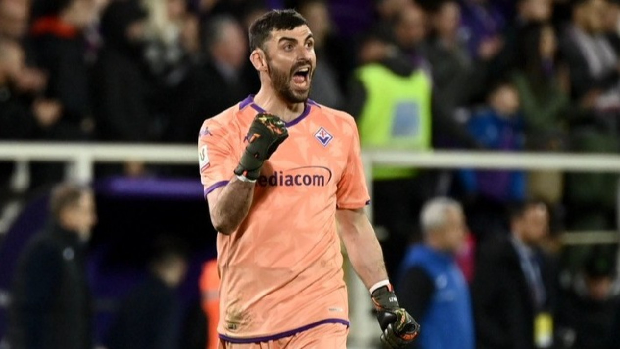 Bukan Emil Audero, AC Milan Malah Bakal Rekrut Kiper 35 Tahun Ini di Bursa Transfer Musim Panas
            - galeri foto