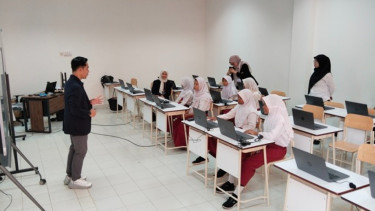 Cak Imin Minta Tenaga Pendidik Eksplor Minat Bakat Siswa di Sekolah Rakyat