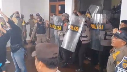 Ramai-ramai Pemilik Sound Horeg Geruduk Kantor Wali Kota Baubau, Ini Penyebabnya