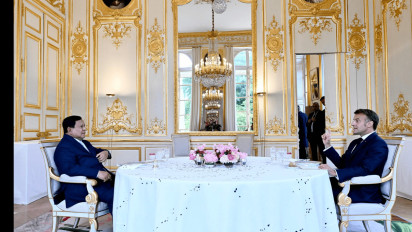 Prabowo Dijamu Privat di Istana Élysée Prancis, Macron Sambut dengan Kehangatan Diplomatik