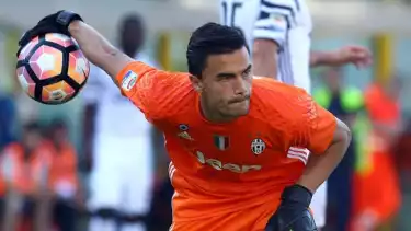 Kiper Timnas Indonesia Emil Audero ketika membela Juventus