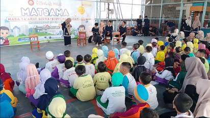 MPLS, Siswa Baru di Surabaya Diajarkan Anti Bullying melalui Drama Para Guru di Matsama