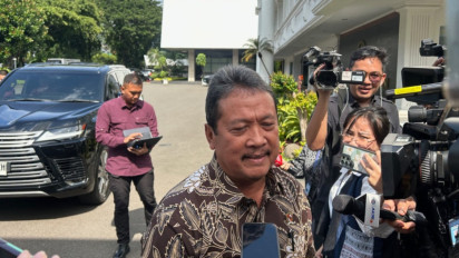 Sakti Wahyu Pingsan Saat Upacara Pelepasan Korban Pesawat ATR 42-500, Wamen KP: Kecapean