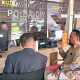 Didampingi Tim Kuasa Hukum Rismon Sianipar Laporkan Jokowi ke Polda DIY, Ada Apalagi?