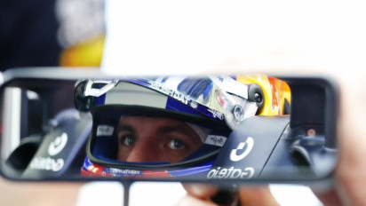 Meski Christian Horner Dipecat, Pengamat F1 Berani Sebut Hal Itu Tidak Jamin Max Verstappen Bertahan di Red Bull