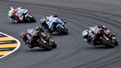 Delapan Rider Jatuh di Sachsenring, MotoGP Jerman 2025 Samai Catat Grand Prix Australia 14 Tahun Lalu saat....
