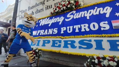 Resmi! Persib Bandung Umumkan Rekrutan Anyar Berlabel Timnas Lewat Karangan Bunga, Bukan Lucas Piazon tapi Frans Putros