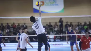 Fahri Septian saat beraksi bersama Timnas Voli Indonesia.