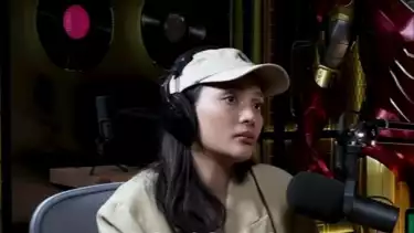 Erica Carlina mengaku tengah hamil 9 bulan.