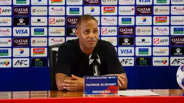 Tak Bisa Berbuat Banyak, Patrick Kluivert Pusing Bukan Main Lihat Kondisi Ole Romeny