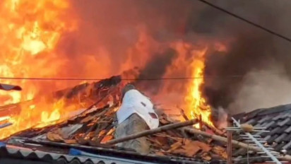 Kebakaran Tebet Tewaskan Empat Korban, Orang Tua Sebut Tak Sempat Bawa Anaknya