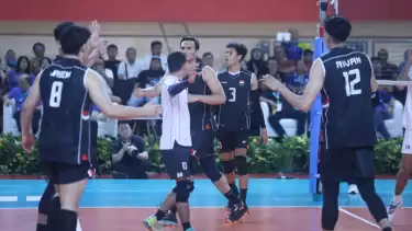 Rivan Nurmulki dan skuad Timnas Voli Indonesia