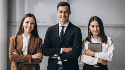 5 Weton Paling Bersinar Kariernya Hari Ini 17 Agustus 2025: Jumat Kliwon, Rabu Pon, Minggu Wage, Selasa Legi, Kamis Pahing