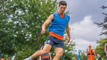 Kabar Baik dari Inggris, Elkan Baggott Resmi Masuk Skuad Ipswich Town untuk Musim 2025-2026