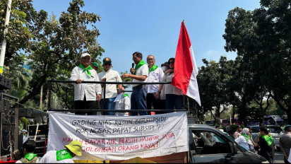 Ratusan Penghuni Rusun Kepung Balai Kota, Protes Tarif Air PAM Jaya yang Disamakan Gedung Komersial