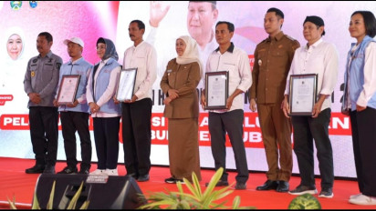 Puncak Hari Koperasi Ke-78 di Tuban, Gubernur Khofifah Sampaikan 8494 KDMP Berbadan Hukum ke Presiden Prabowo