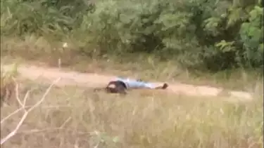 Seorang wanita muda berinisial MA (19) ditemukan tewas di kawasan parkiran samping SMA Negeri 1 Karimun, Senin (21/7/2025) sekitar pukul 06.00 WIB.