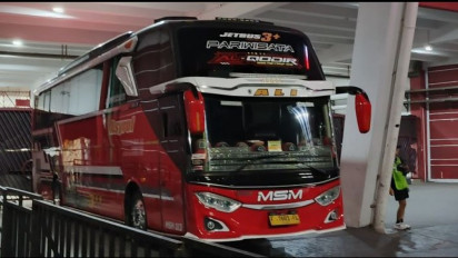 Bus Pemain Malaysia Tiba Lebih Dahulu saat Stadion GBK Masih Sepi Penonton Jelang Derbi Nusantara di Piala AFF U-23 2025