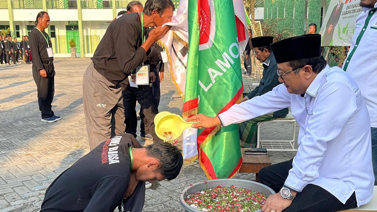 Sambut Harlah, DPC PKB Lamongan Gelar Kegiatan Sosial Bernuansa Religius
            - galeri foto