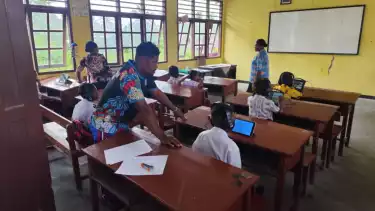 Proses belajar literasi digital di SD YPK Pneil Paam, Kabupaten Raja Ampat, 16-18 Juli 2025
